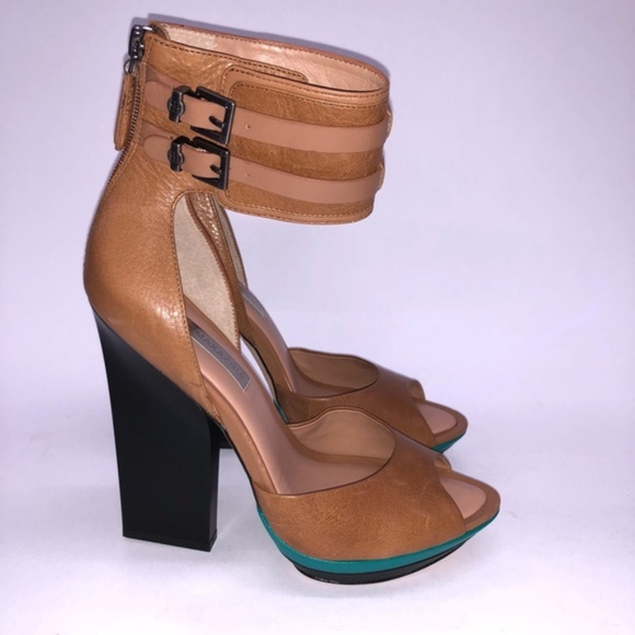 BCBGMaxAzria Shoes - BCBG MaxAzria Women's Brown Shoe NWOB